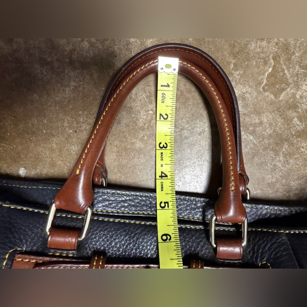 Dooney and Bourke purse - Picture 10 of 10